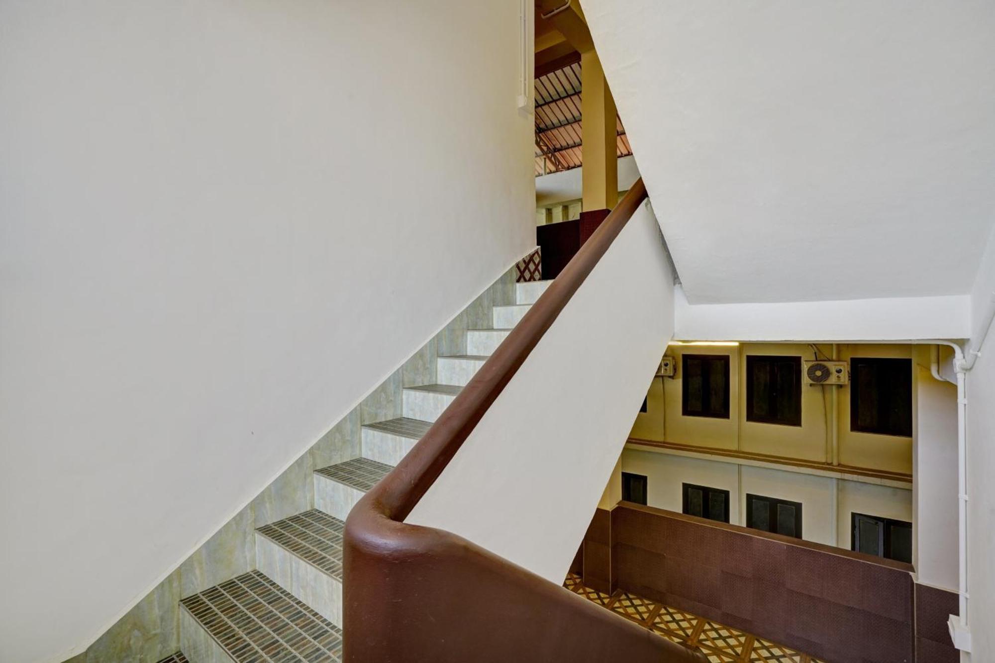 Super Hotel O Ceasar Palace Annex Thodupuzha Kültér fotó